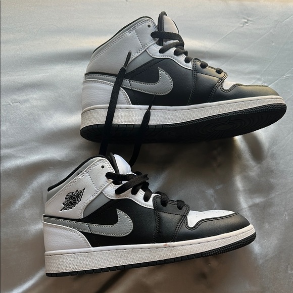 nike youth 5 in women's